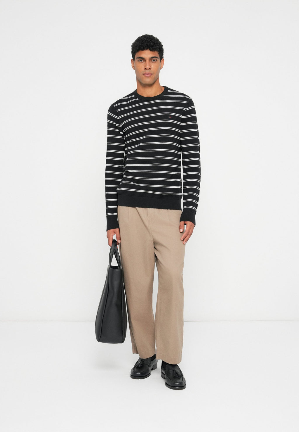 TEXTURED KNIT CREW NECK JUMPER Media 2