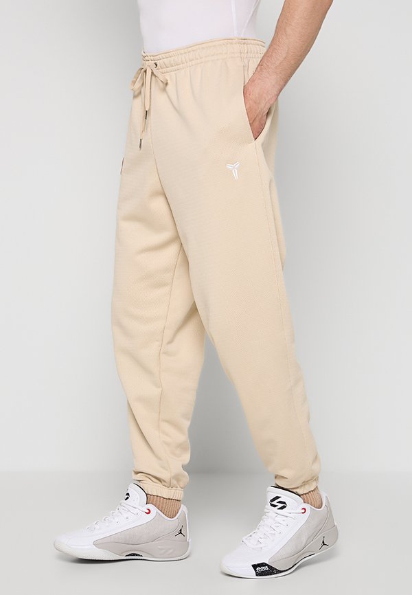 Nike Performance