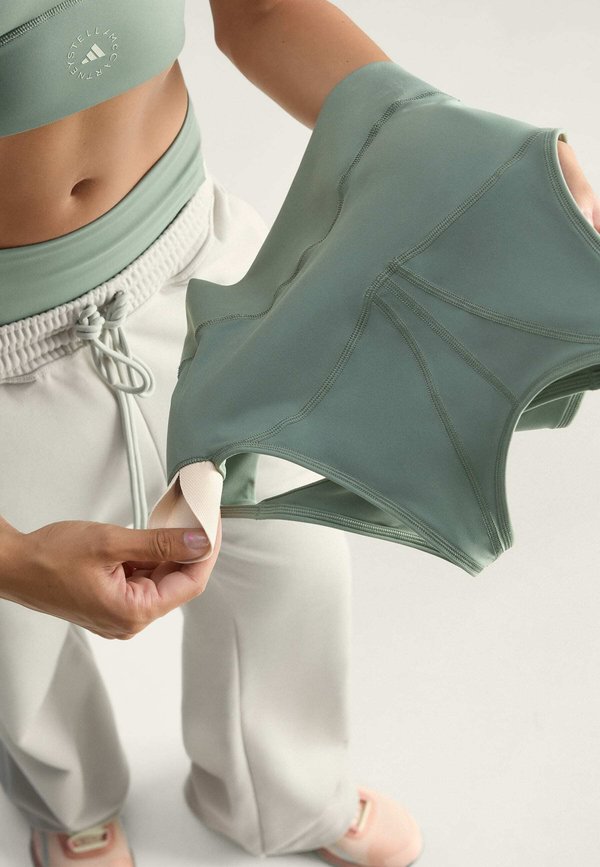 adidas by Stella McCartney ADIDAS BY STELLA MCCARTNEY ADIDAS BY STELLA MCCARTNEY TRAINING CROP TOP