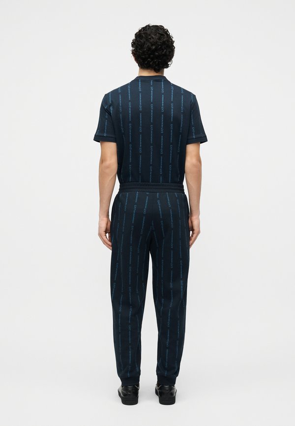 EA7 Emporio Armani TRAIN GRAPHIC SERIES MONOGRAM
