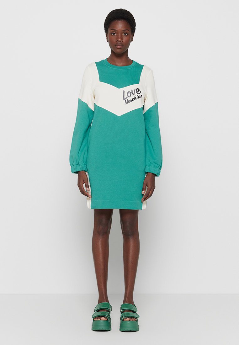 Love Moschino