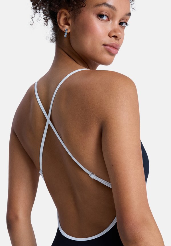 Roxy THE RETRO ESSENTIALS