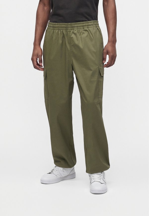 New Balance Cargo trousers - dark olivine