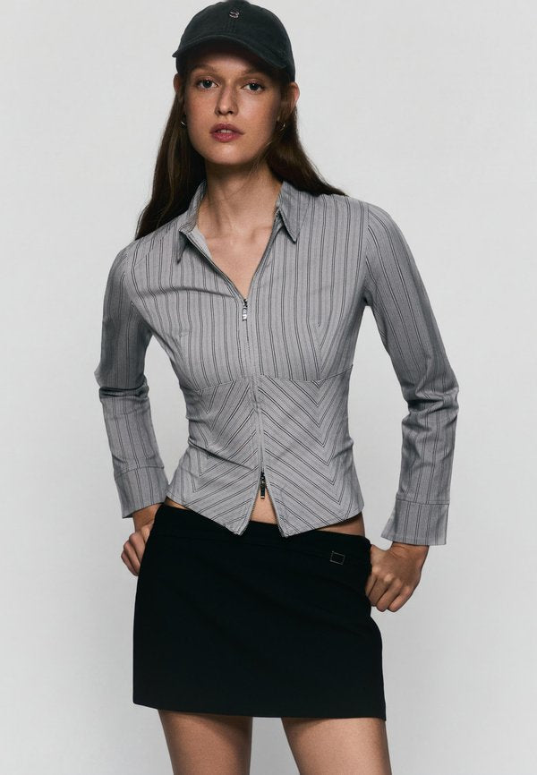 Bershka ZIPPED LONG SLEEVE - Button-down blouse - grey