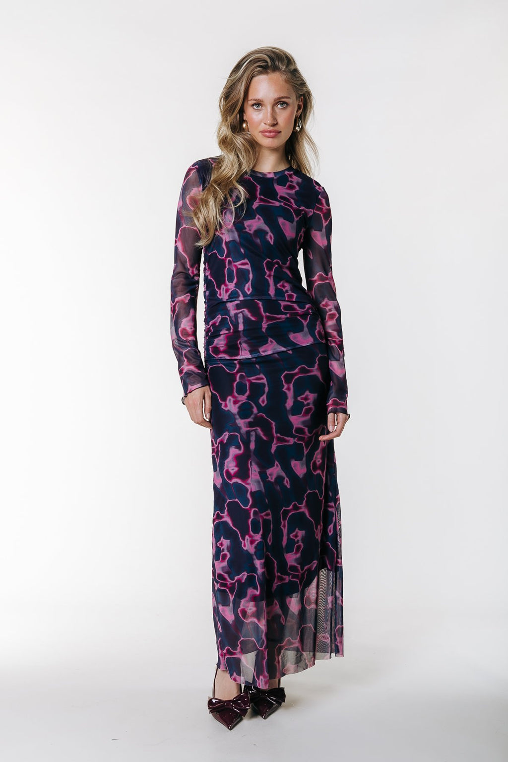 Colourful Rebel MAUDE LIQUID SWIRL LONGSLEEVE MAXI DRESS