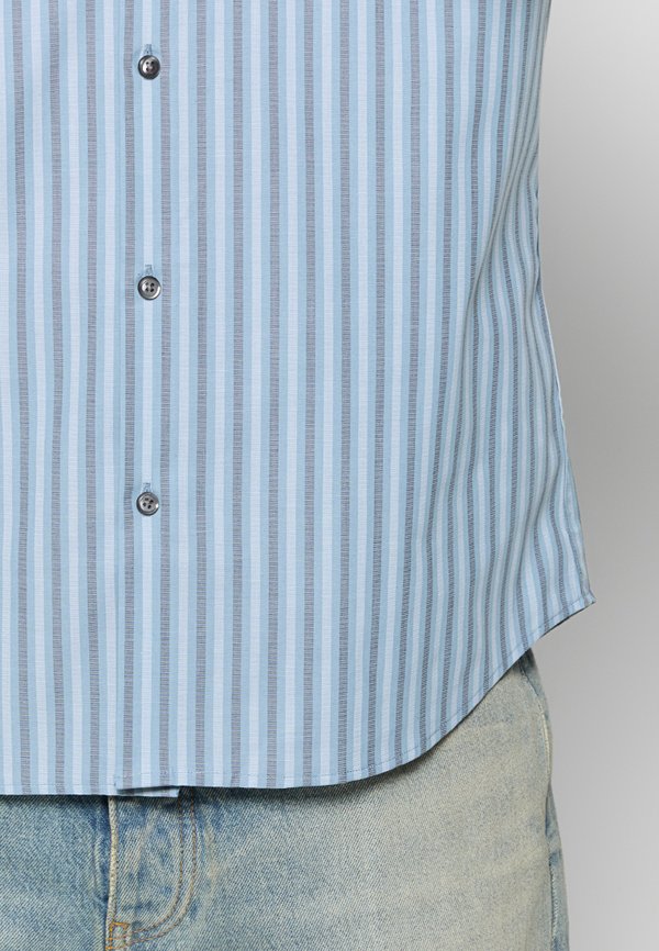 Calvin Klein SLIM FIT