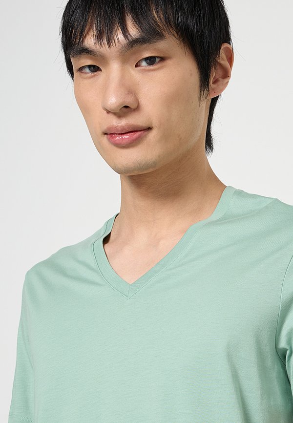 Armani Exchange SLIM FIT