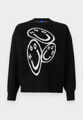 Schwarzer, gestrickter Pullover mit weißem grafischem Design, das aus kreisförmigen Formen und den Buchstaben "HGO" besteht. Gerippte Bündchen und Saum betonen die Struktur.