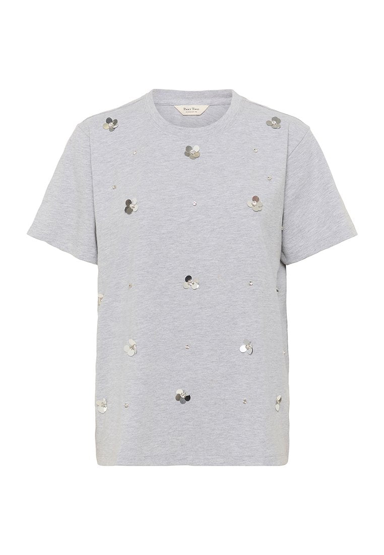 Hellgraues kurzärmeliges T-Shirt mit rundem Ausschnitt, verziert mit verstreuten kleinen silbernen Pailletten in Gruppen.