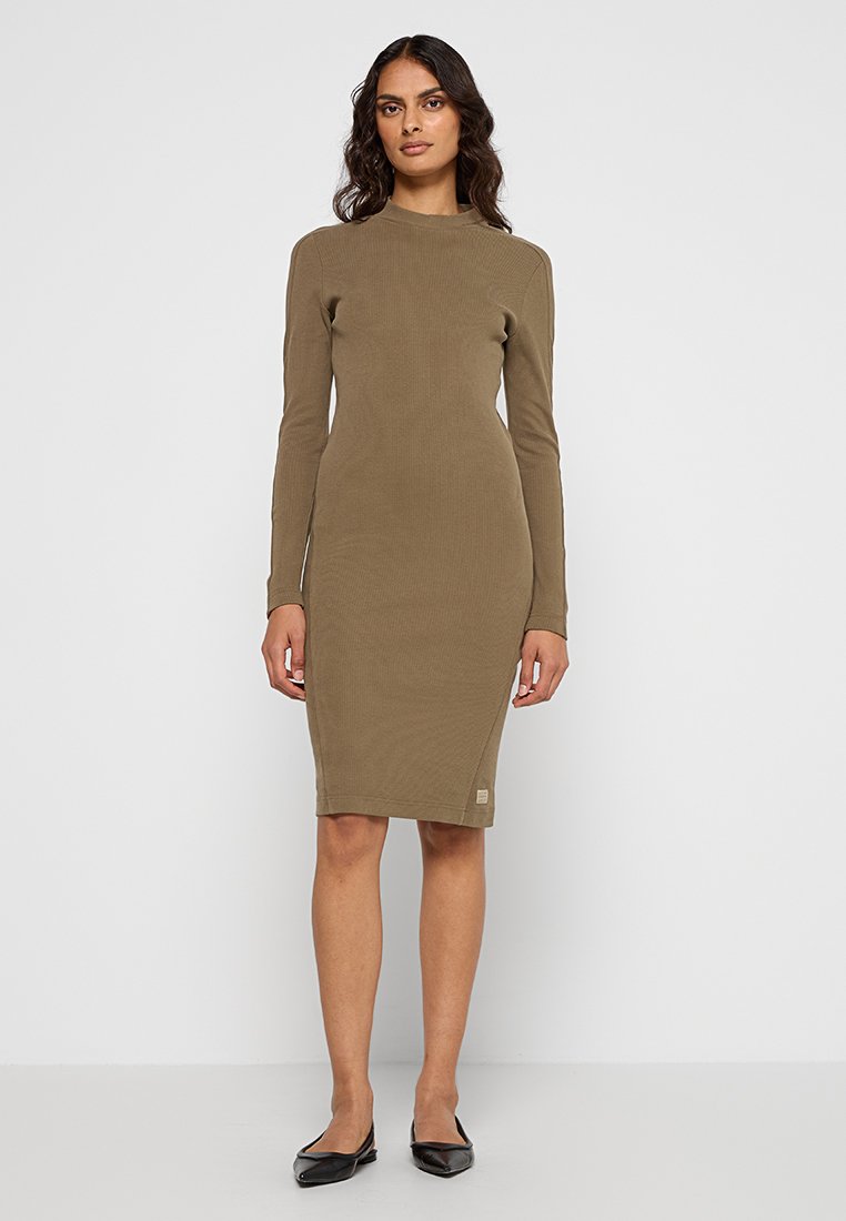 SLIM FIT Media 1