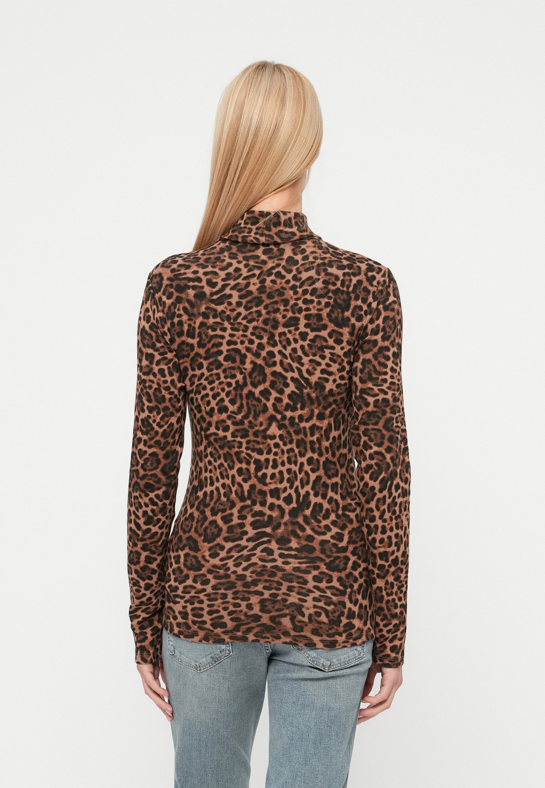 GAP TNECK