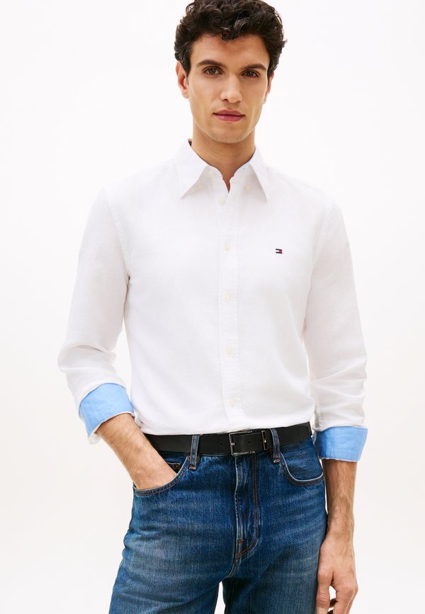 Tommy Hilfiger REGULAR FIT LINEN BLEND BUTTON-DOWN SHIRT - Shirt - white