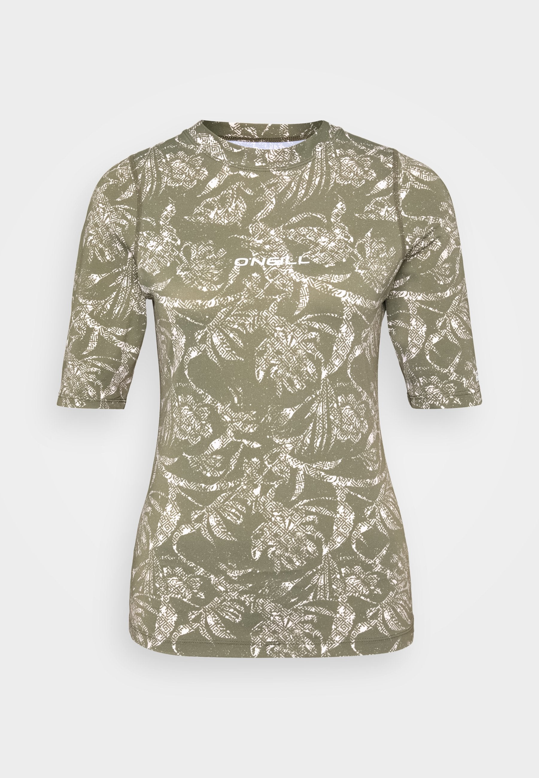Olivgrünes Kurzarmhemd mit einem weißen abstrakten Blumenmuster und einem Rundhalsausschnitt; verfügt über eine dezente Markenkennzeichnung auf der Vorderseite.