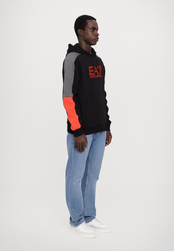 EA7 Emporio Armani