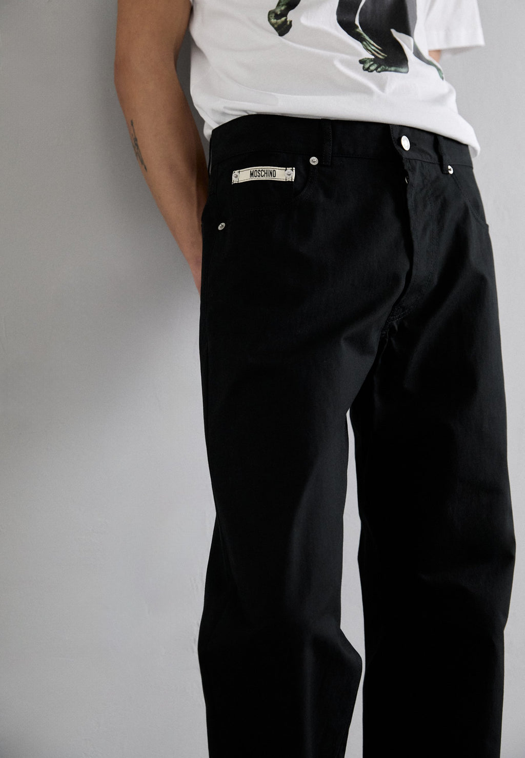 MOSCHINO INSTITUTIONAL
