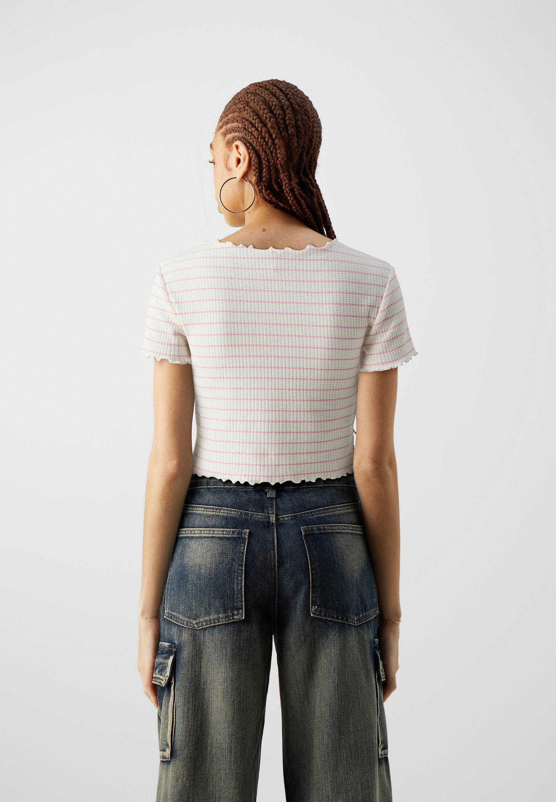 ONLY ONLANITS CROPPED