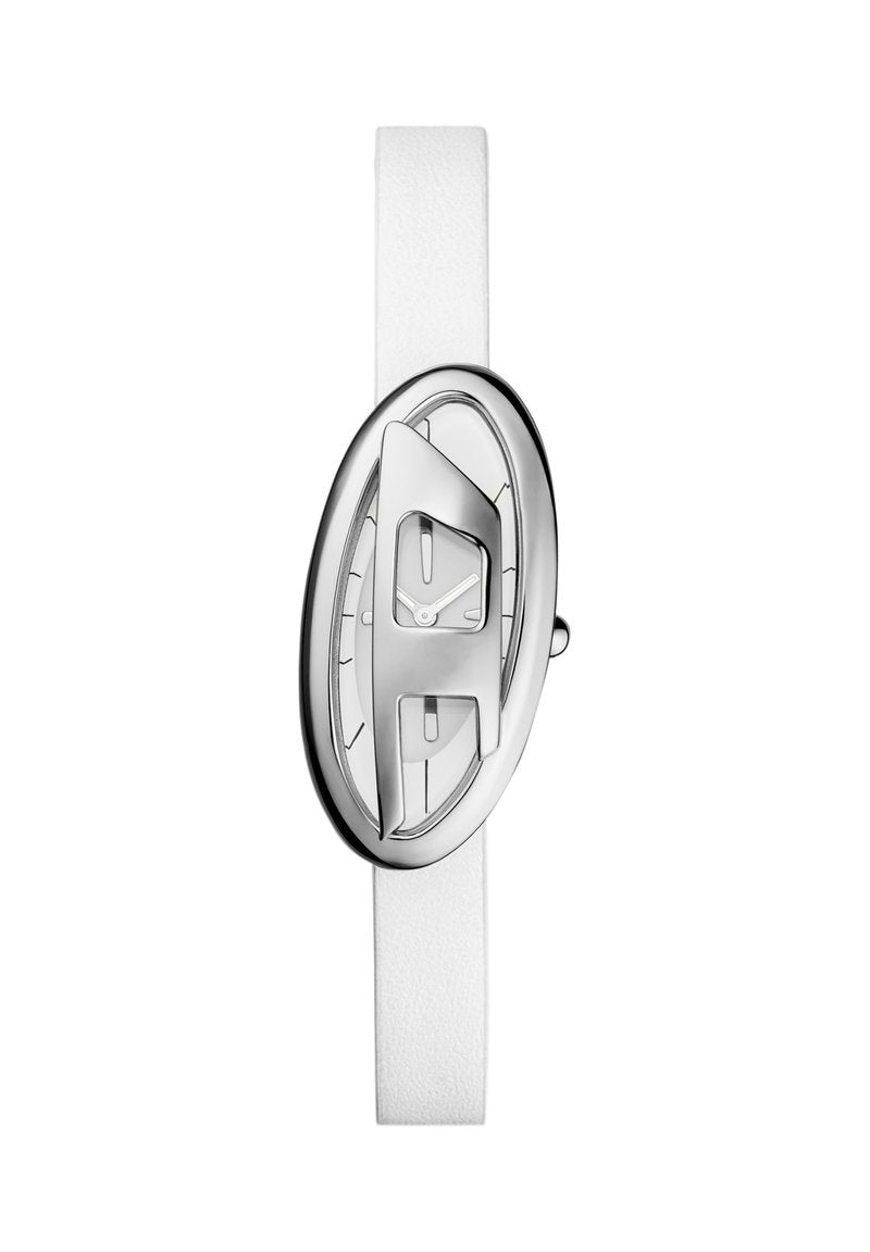 Armbanduhr mit weißem Lederarmband, ovalem silberfarbenem Gehäuse und asymmetrischem Ausschnitt-Design um ein kleines Zifferblatt.