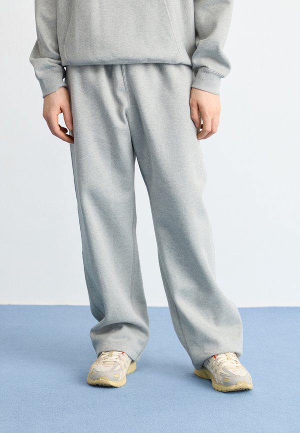 Nike Sportswear M NL SOLO SWSH BB OH PANT - Tracksuit bottoms - grey heather