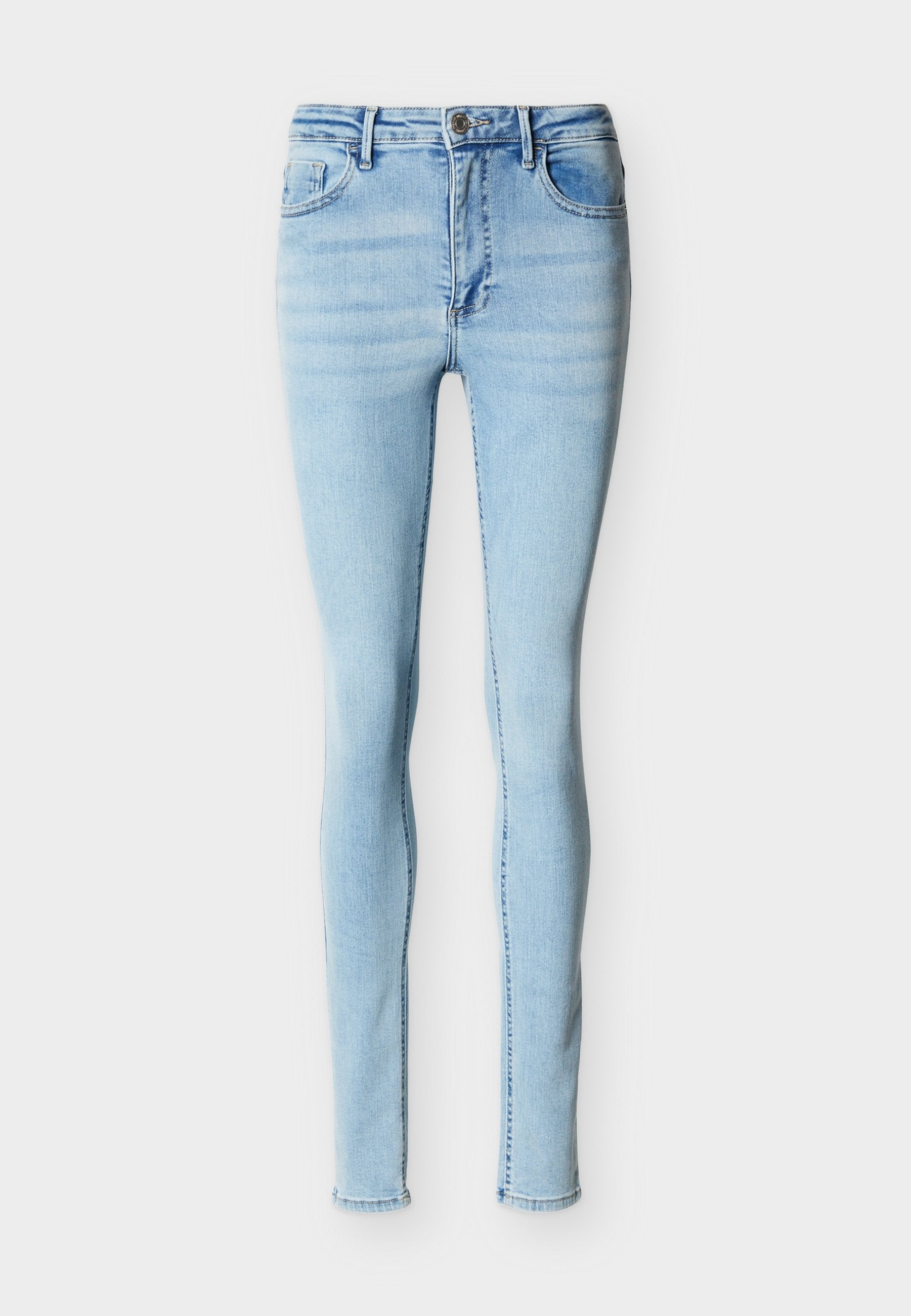 Hellblaue Skinny-Jeans mit vorderer Knopf- und Reißverschluss, Vorder- und Gesäßtaschen sowie Gürtelschlaufen, dargestellt auf weißem Hintergrund.