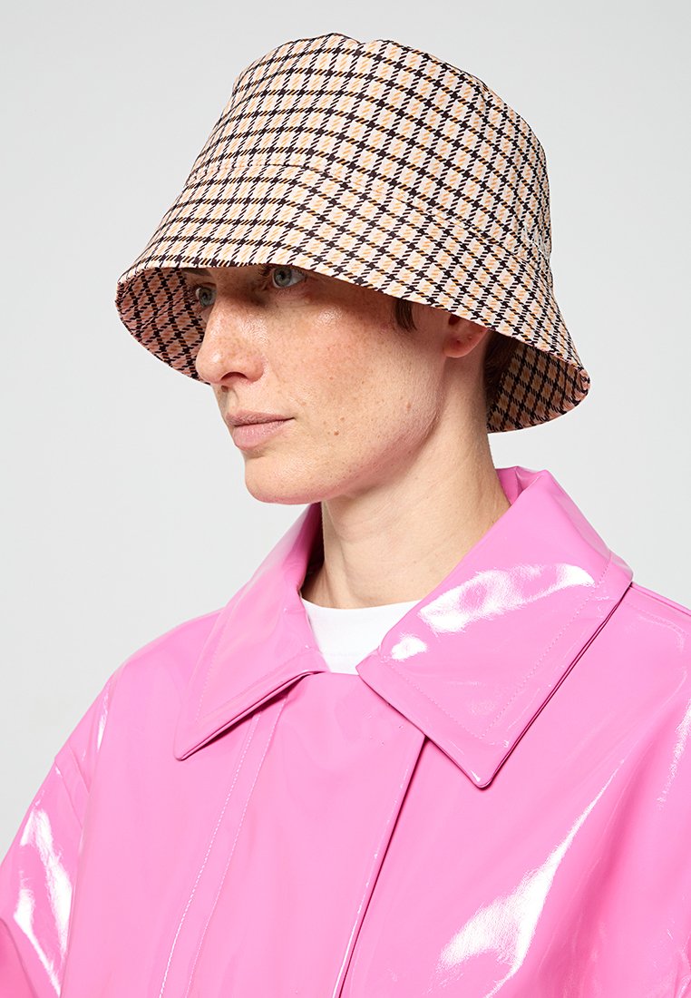 LANVIN