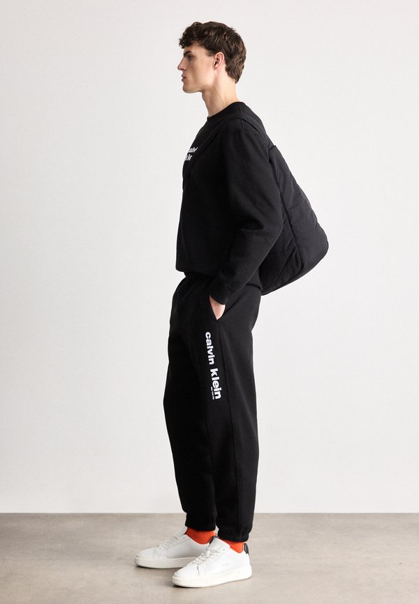 Calvin Klein RETRO GRAPHIC