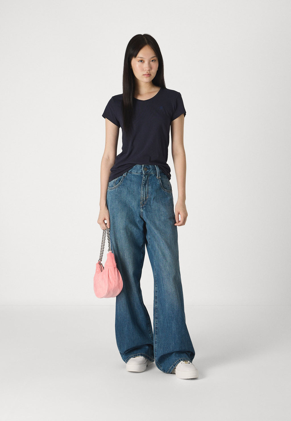 OVERDYED EYBEN SLIM V T 2.0 WMN Media 2