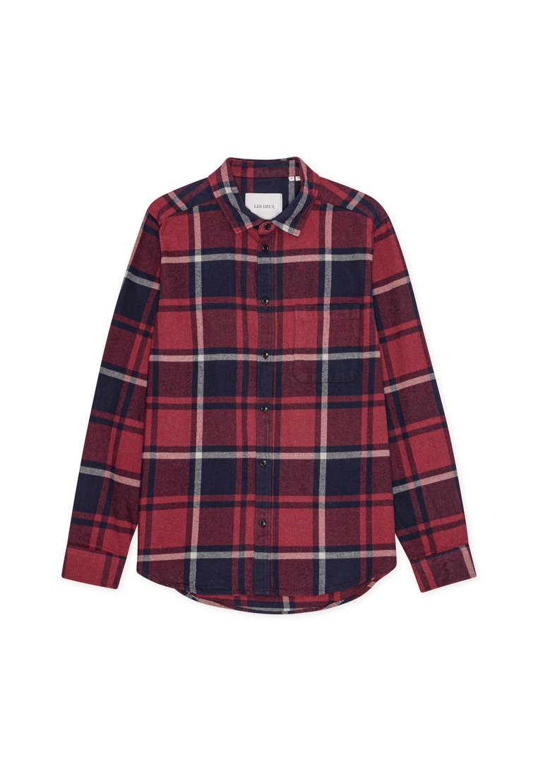 Rot- und marineblau karierte Flanellhemd mit langen Ärmeln, Button-Down-Kragen und einer Brusttasche. Mit schwarzen Knöpfen und abgerundetem Saum.