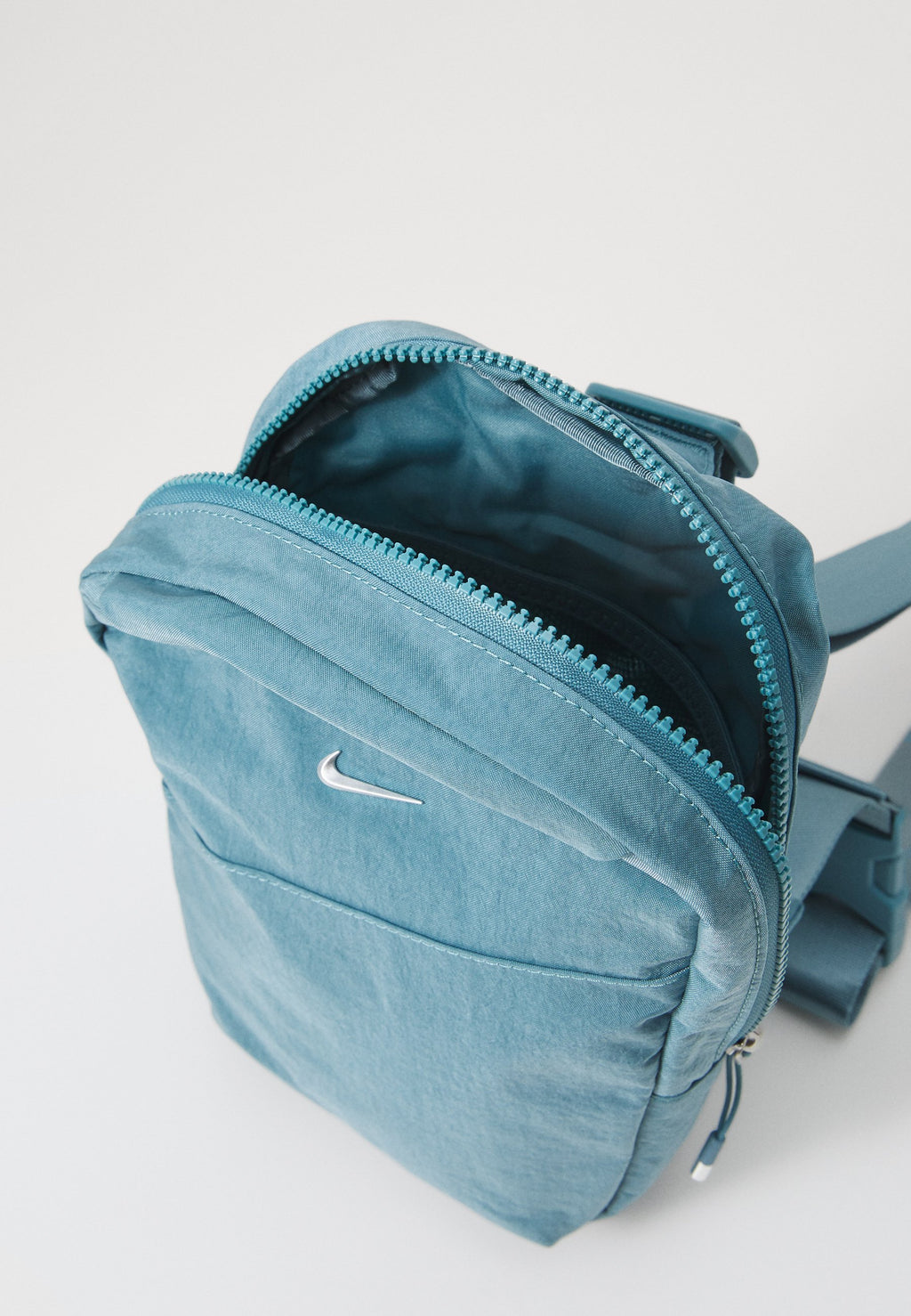 Nike Sportswear AURA