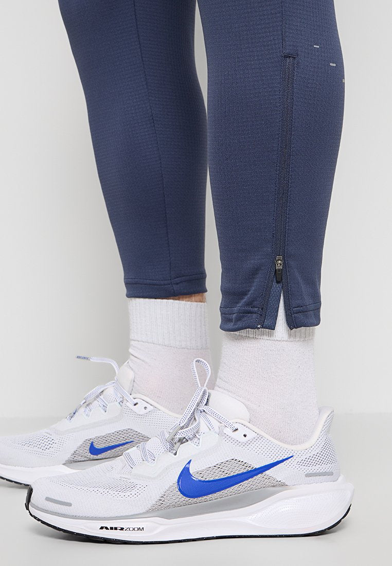 Nike Performance