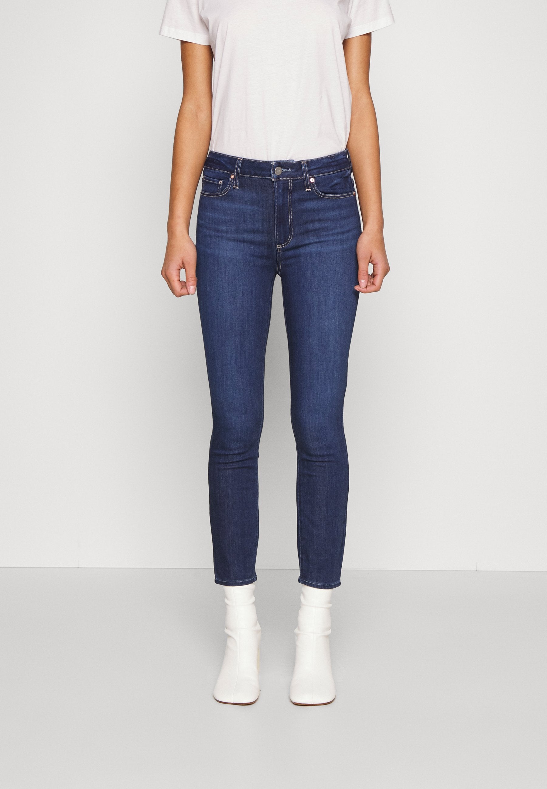Paige HOXTON CROP