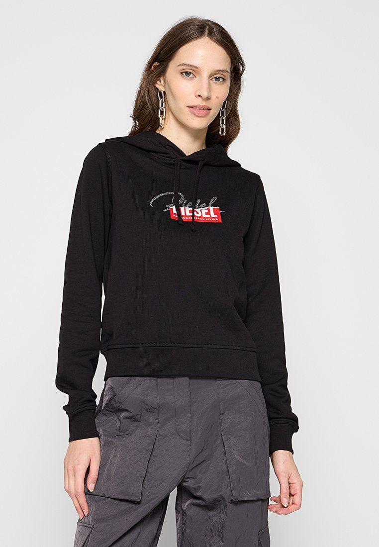 Schwarzer Kapuzenpullover aus weichem Material mit einem roten und silbernen "Diesel"-Logo. Lange Ärmel mit gerippten Bündchen und Saum.