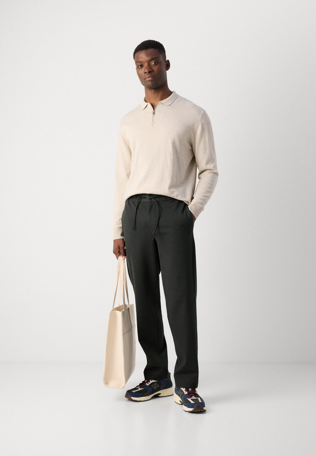 SUPERFLEX RELAXED FIT PANTS Media 6