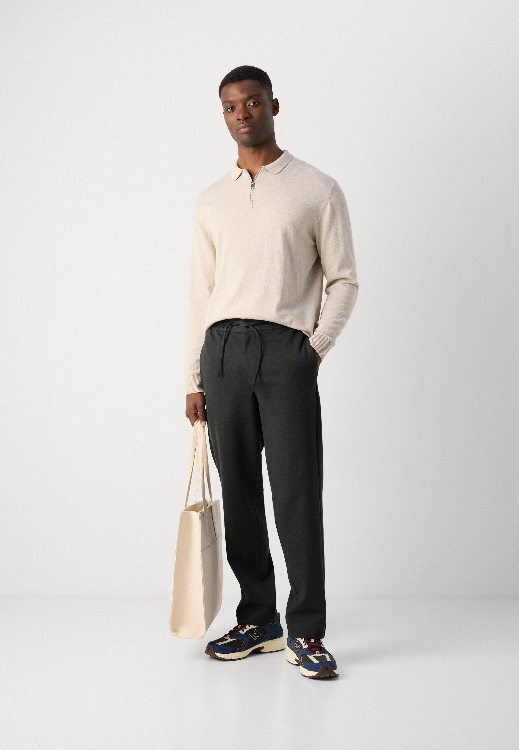 SUPERFLEX RELAXED FIT PANTS Media 6