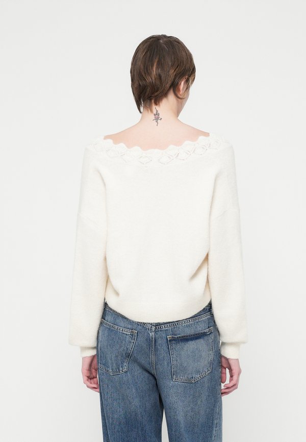 GAP SCALLOPED EDGE CARDI