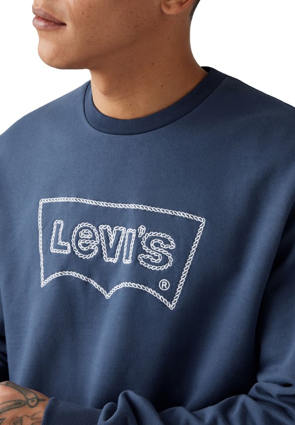Levi's® STANDARD FIT GRAPHIC CREWNECK SWEATSHIRT
