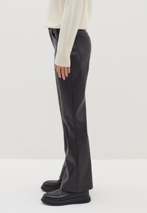 Stefanel STRAIGHT-FIT