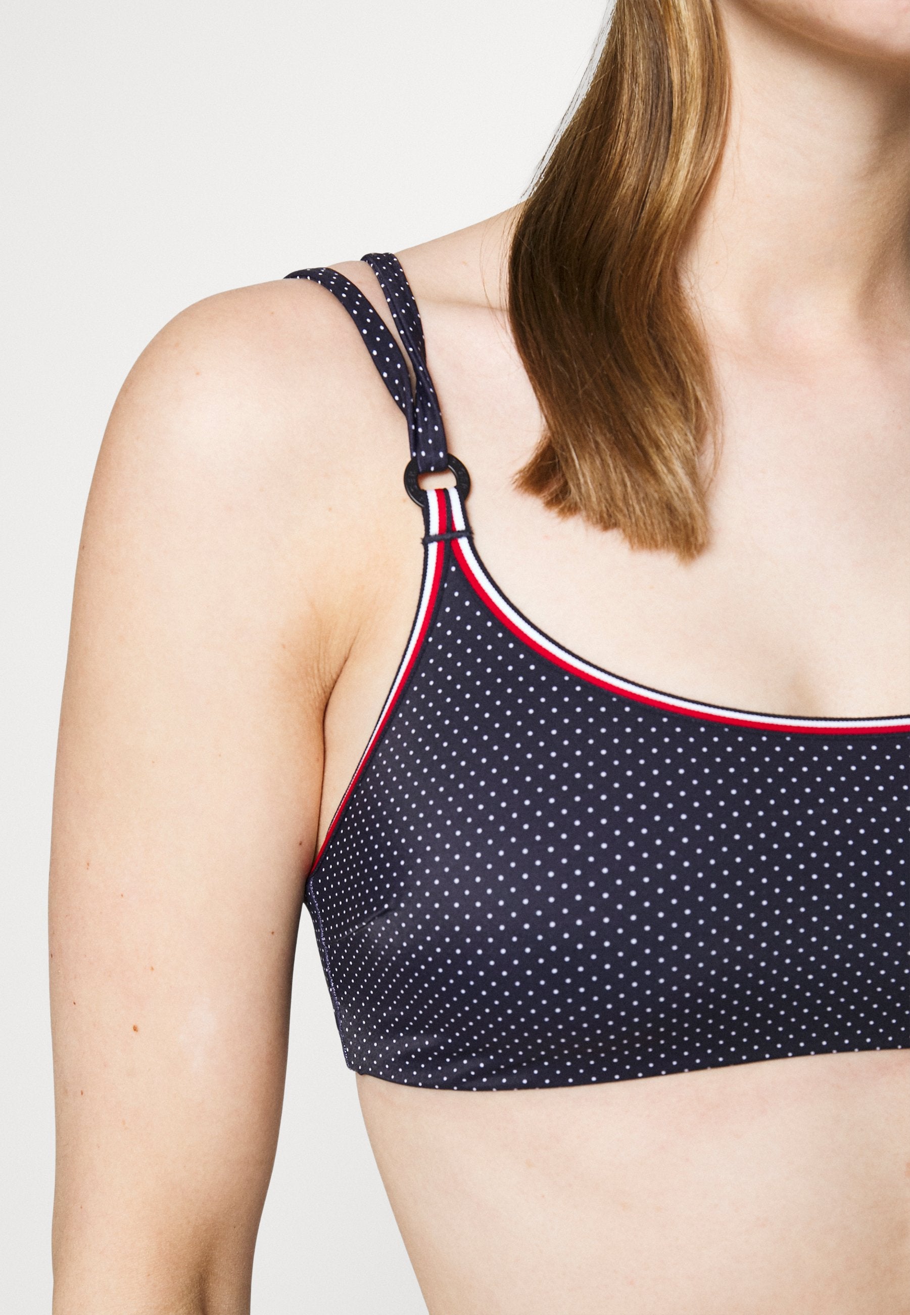 BRALETTE Media 6