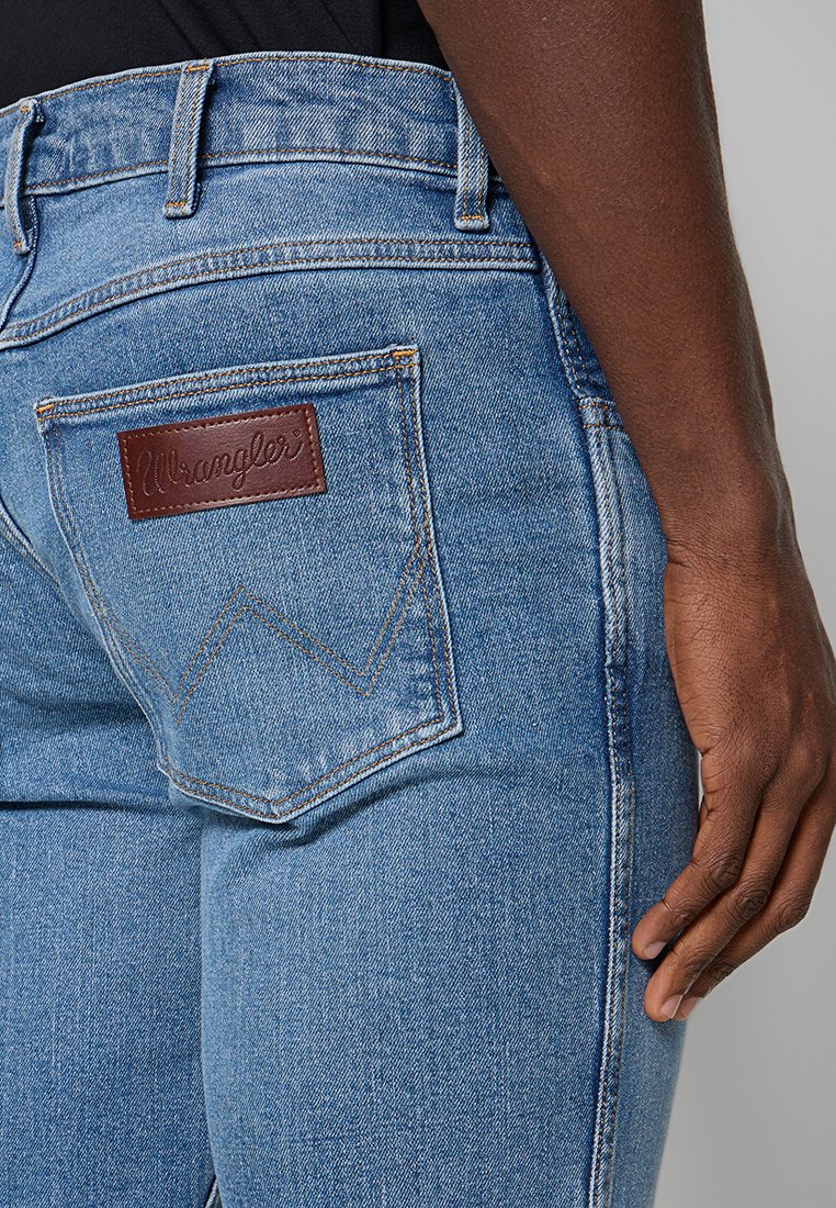 Wrangler HORIZON REGULAR FIT