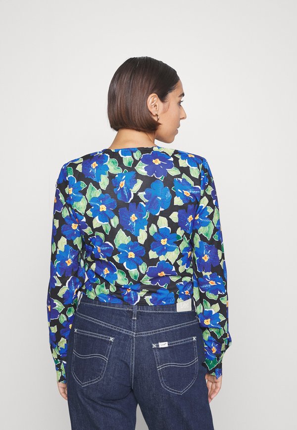 IN THE STYLE TERRIE MCEVOY SQUARE NECK CROP TOP