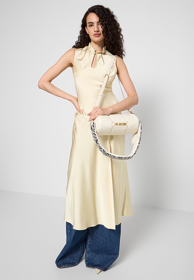 Love Moschino