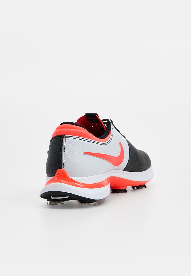 Nike Performance VICTORY TOUR 3