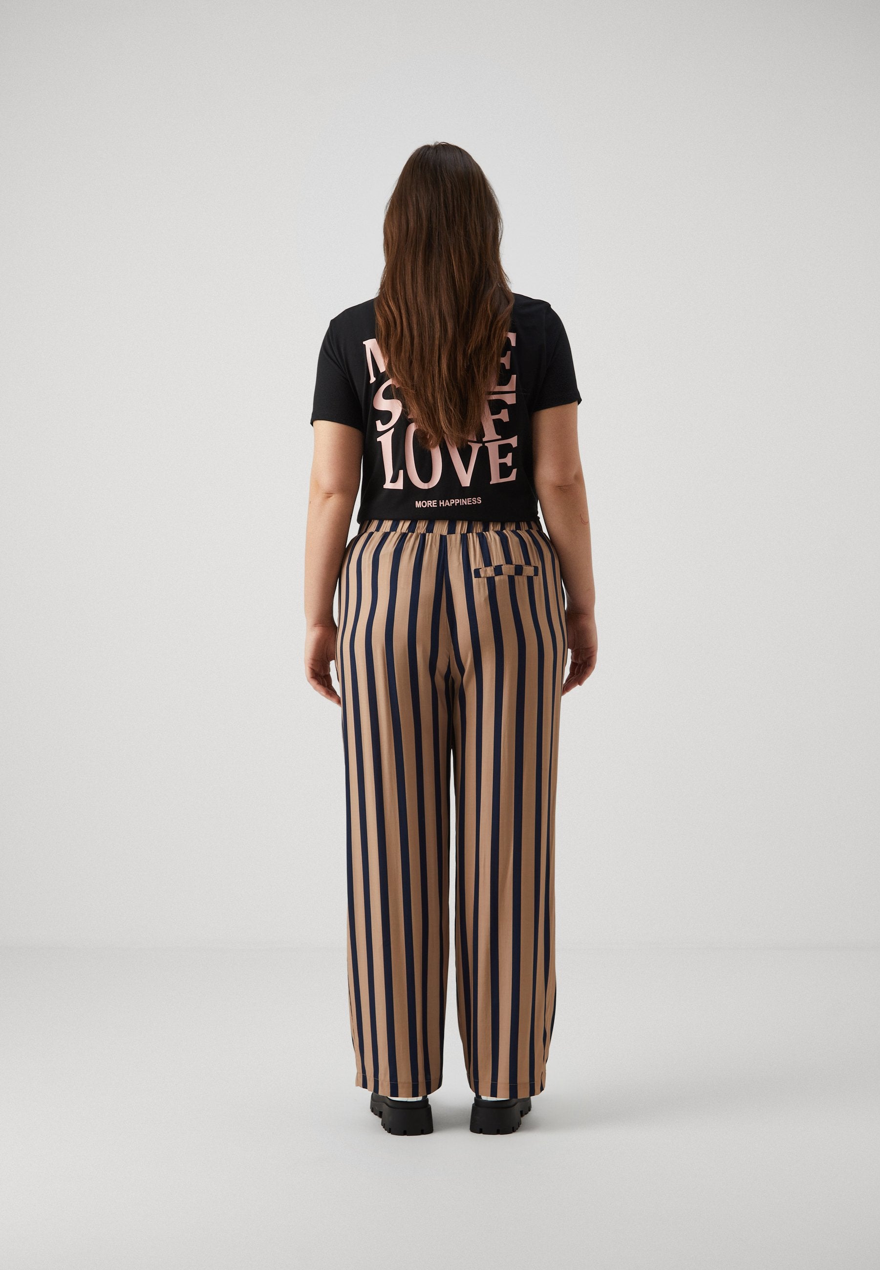 CARCHEYENNE WIDE PANTS Media 4