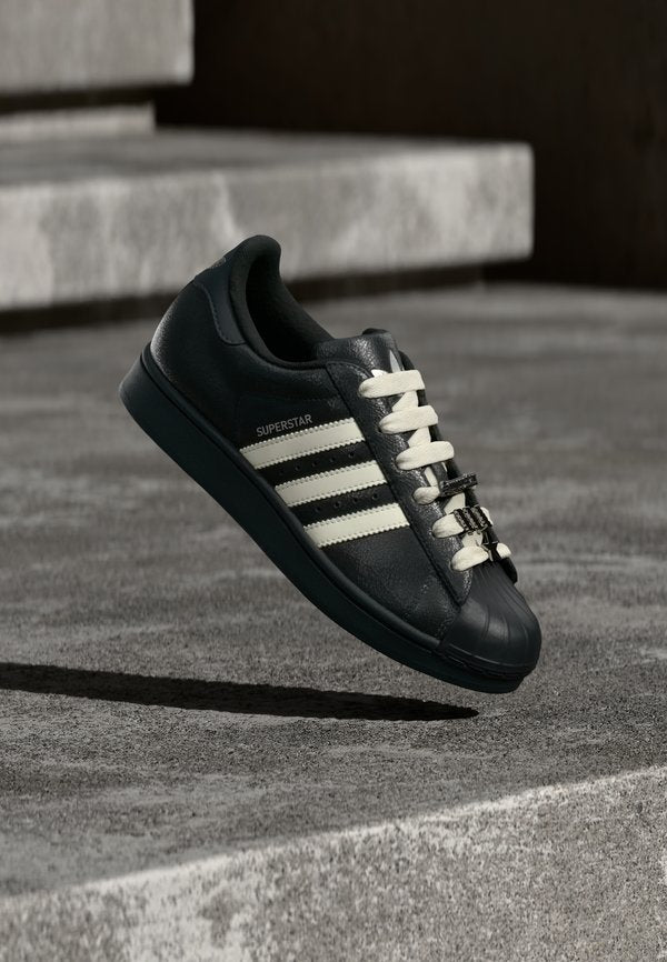 adidas Originals SUPERSTAR II - Trainers - carbon/off white/silver-coloured metallic