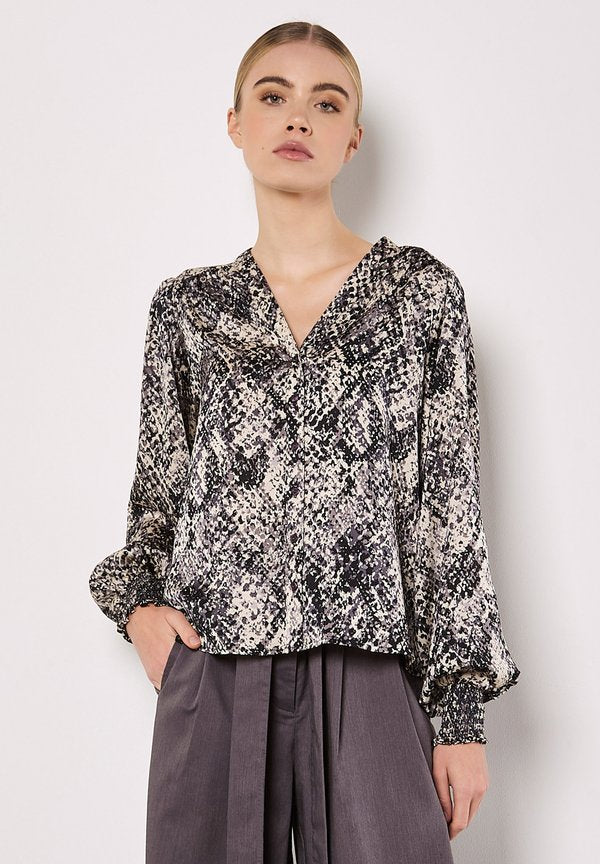Apricot SNAKESKIN HAMMERED