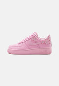 Nike Sportswear AIR FORCE 1 07 SE - Trainers - pink rise/pink foam/metallic silver-coloured