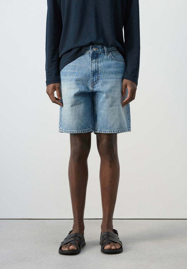 Mango ADULT - Denim shorts - blue denim