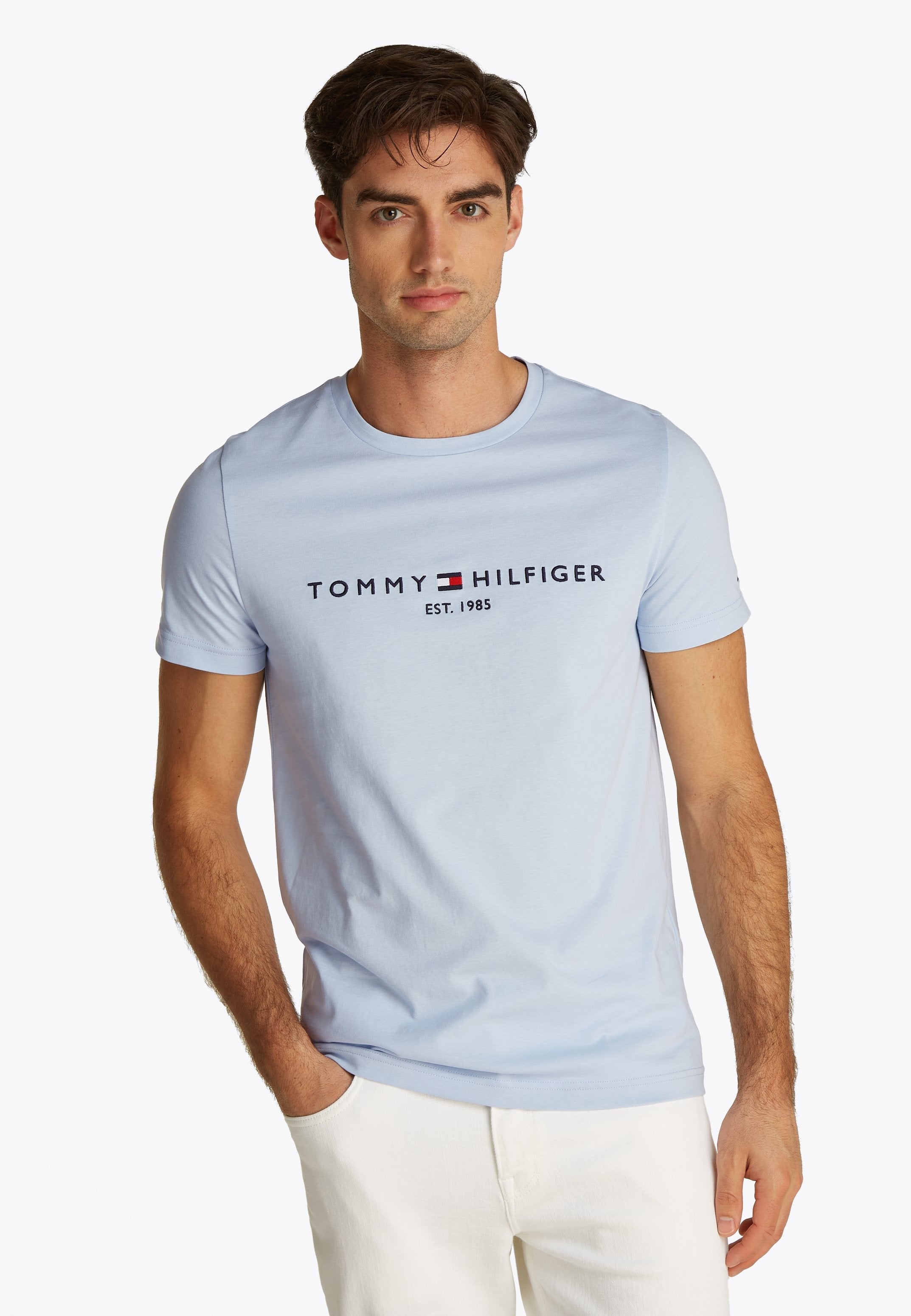 LOGO TEE Media 3