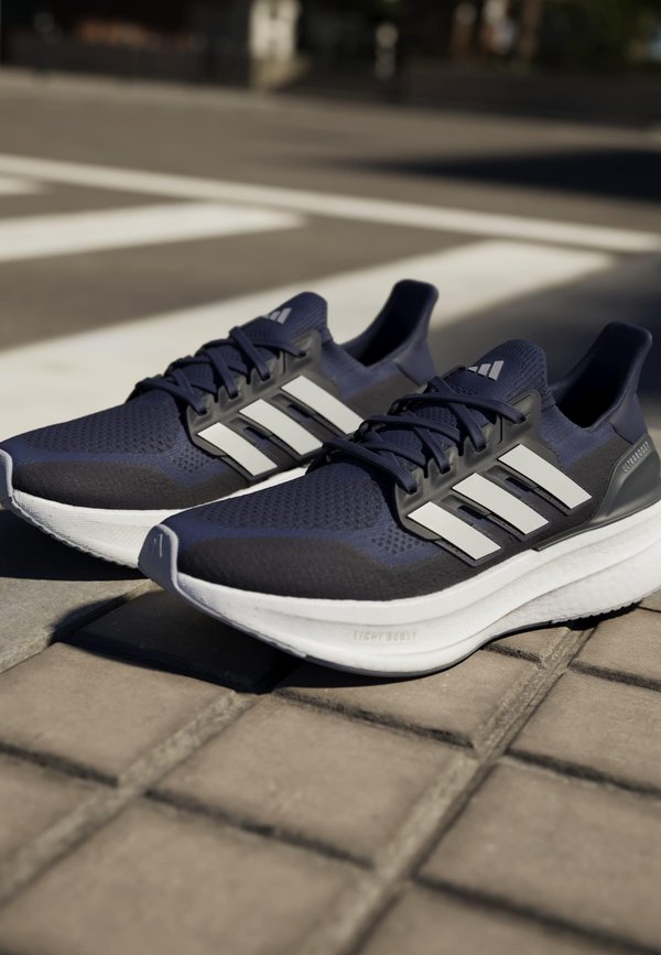 adidas Performance ULTRABOOST 5 - Road running shoes - dark blue   metalic   legend ink