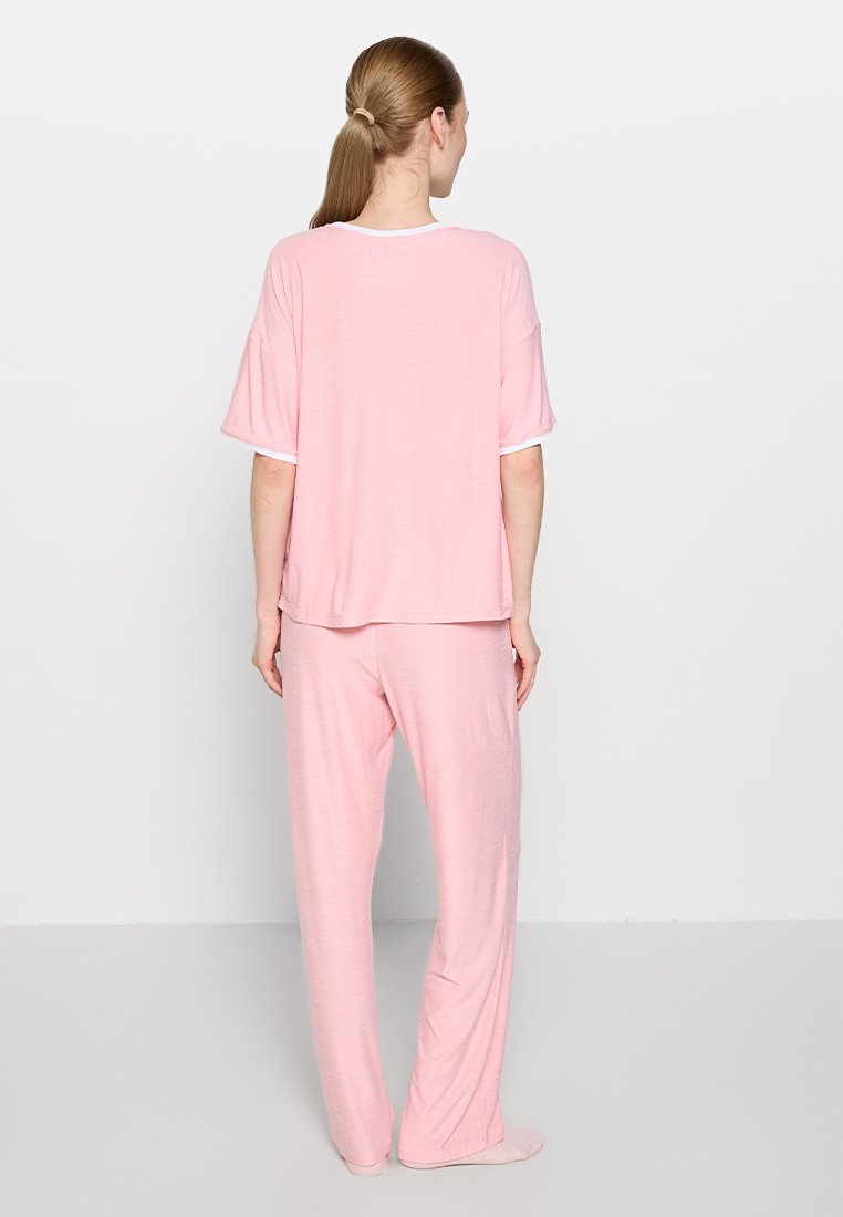 DKNY Loungewear