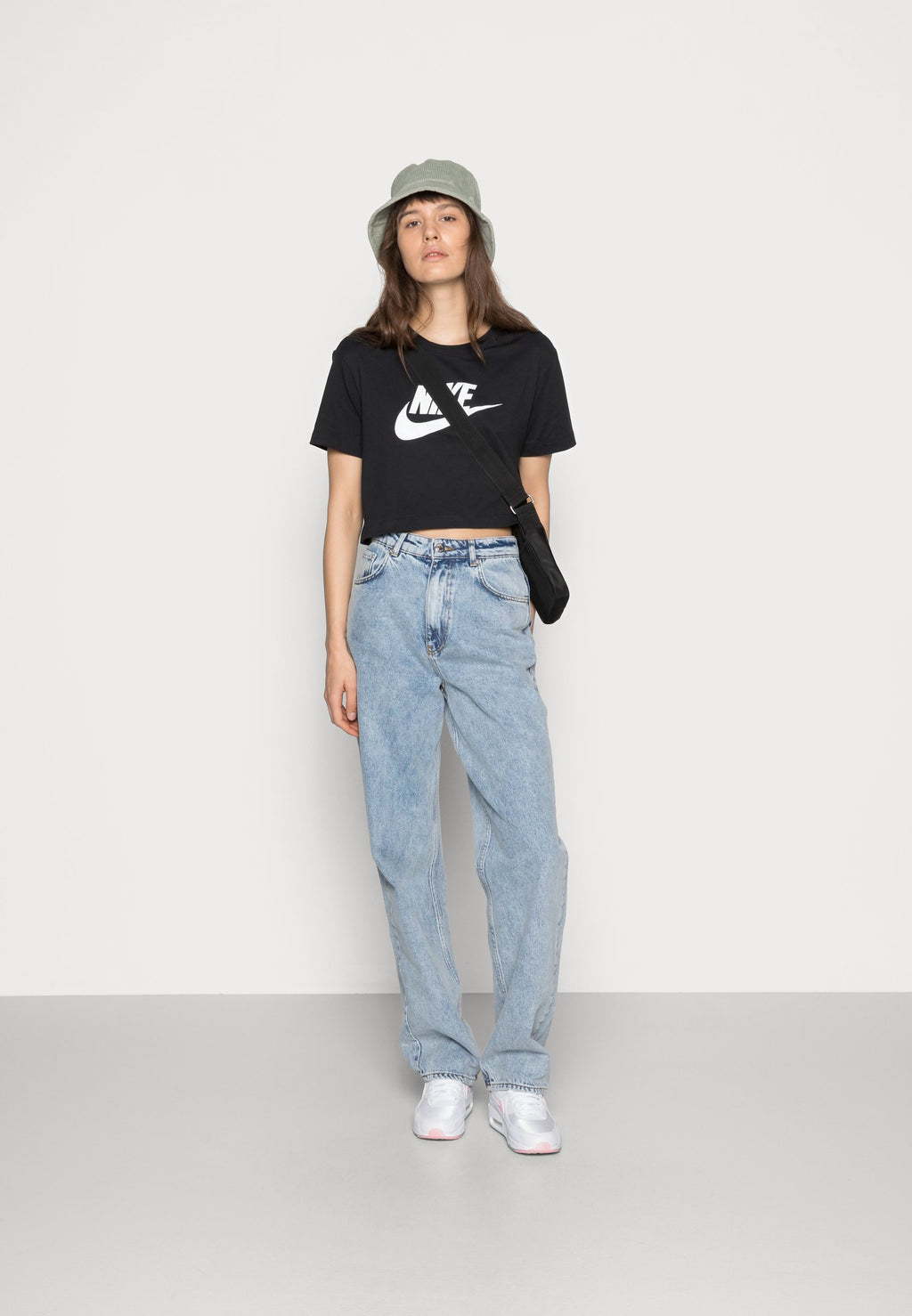 Nike Sportswear TEE